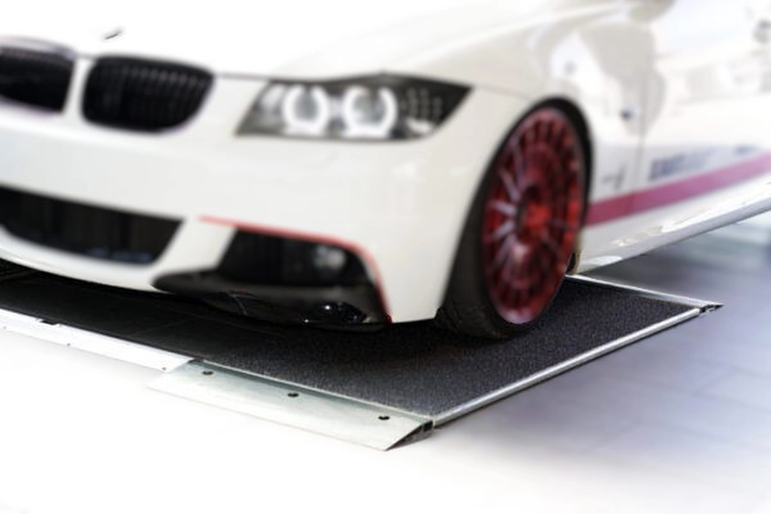 Plattenpruefstand vs. Rollenpruefstand-600x400